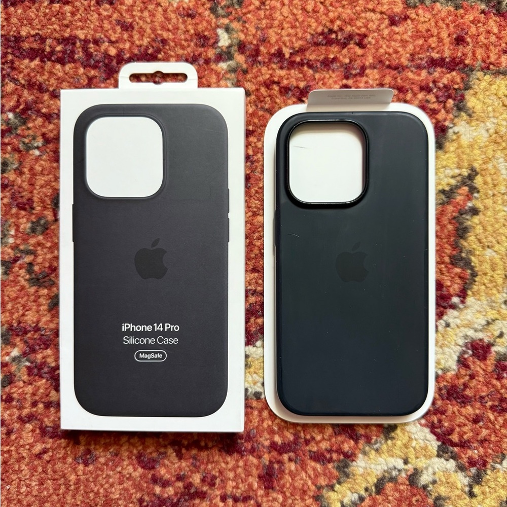 iPhone 14 Pro Apple Silicone Case